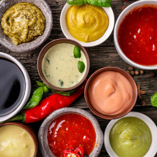 Salsa, dip, pesto, chutney, sosy – jakie są między nimi różnice?